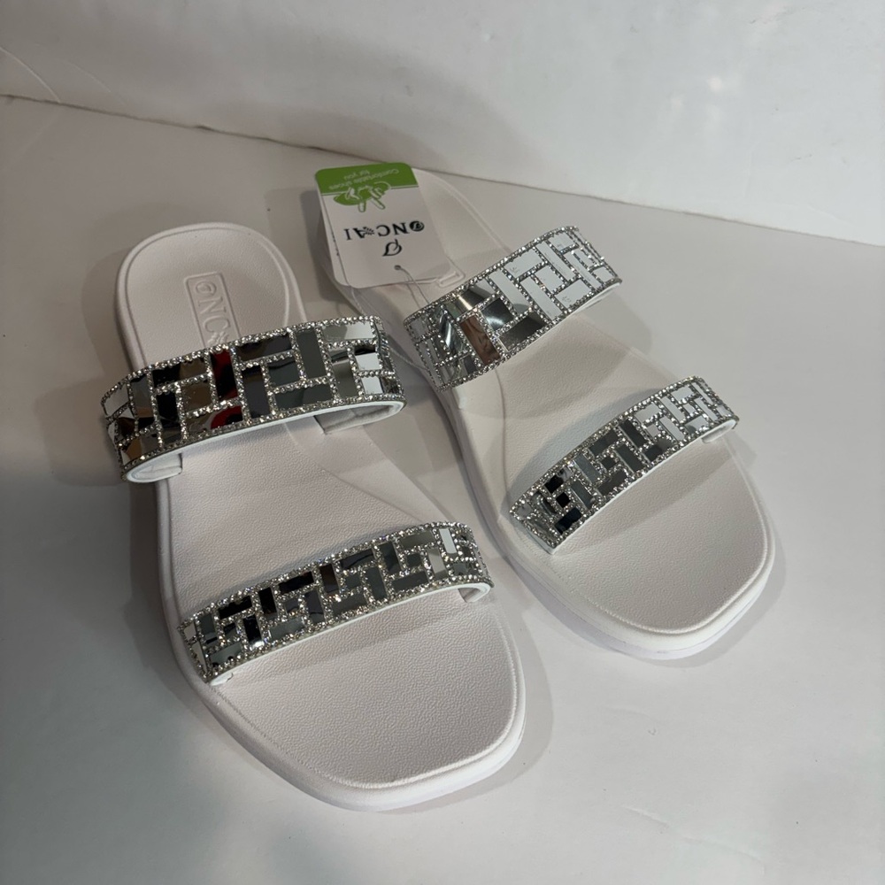 Women’s sliver sandals